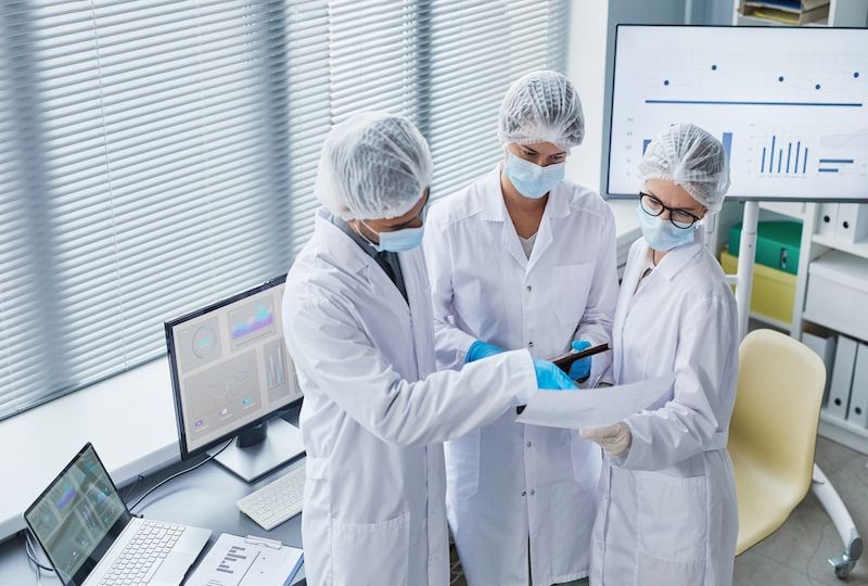 Doctors working in team at hospital